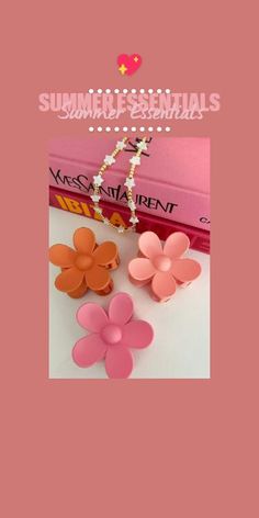 Hairstyles With Claw Clips, Flower Claw Clips, Hair Clips Claw, Preppy Accessories, Aesthetic Hairstyles, Preppy Inspiration, Pearl Accessories, Preppy Girl, Hair Accessories Clips