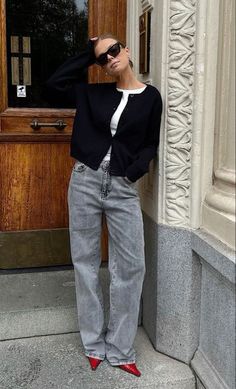 Grey Jeans Outfit, Mode Inspo, Grey Jeans, 가을 패션, Outfit Casual, Winter Fashion Outfits, Fall Winter Outfits, Grey Fashion, Outfits Casuales