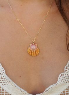 Scallop Shell Jewelry, Homemade Seashell Jewelry, Conch Shell Necklace, Sunrise Shell Necklace, Clam Shell Necklace, Beach Themed Jewelry, She’ll Necklace, Diy Seashell Necklace, Sea Shell Necklace Diy