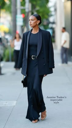 Black Dress Black Blazer, Everyday Glam Outfit, Black Modest Outfits, Office Wear Aesthetic, Old Money Black Woman, Chic Modest Outfits, Black Dress With Blazer, Female Office Outfits, Outfit Nero