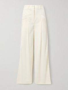 Altuzarra’s ‘Zanni’ pants are defined by their voluminous, wide-leg silhouette. Tailored from a wool-blend in an ivory shade, they have low side pockets and pleats along the front. Wear yours with a tucked-in top. Coastal Clothing, Baggy Clothing, Drapey Dress, Oversized Clothing, Slouchy Pants, Middleton Style, Oversized Outfit, Relaxed Outfit, Floral Dresses Short