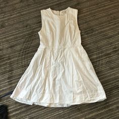 Super Cute And Flowy!! Great Linen Material And Has A Zipper In The Back. Has Pockets!!! Size 6 So Like A Size M!! Casual A-line Dress With Back Zipper, Casual Dress With Back Zipper For Day Out, White Dress With Back Zipper For Day Out, Gap Cotton Dresses For Spring, Sleeveless Cotton Dress With Back Zipper, Elegant Short Sleeve Midi Dress By Gap, Gap Cotton Dress For Daywear, Spring Daywear Dress With Back Zipper, Spring Dresses With Back Zipper For Daywear