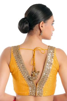 Saree Blouses Online, Readymade Saree, Neck Piece, Blouse Online, Yellow Fabric, Blouse Styles, Saree Blouse, Types Of Collars, Saree