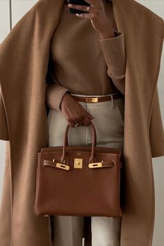 Cream Pants Outfit, Look Working Girl, Camel Outfit, Camel Coat Outfit, Camel Coat, Coat Outfits, 가을 패션, Autumn Outfit