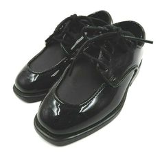 AFTER SIX "MODERN CELEBRATION" PATENT LEATHER TUXEDO DRESS SHOES YOUTH SIZE: 9 MEDIUM -- DESCRIPTION OF ITEM: POLISHED TO PERFECTION AND BEFITTING OF THE MOST ELEGANT BLACK-TIE AFFAIRS, THIS FORMAL FOOTWEAR IS EXQUISITELY DETAILED AND CRAFTED IN RICH PATENT LEATHER  -- THE BLACK PATENT LEATHER HAS A NICE SHINY MIRRORED FINISH ON IT.  THE MODEL IS "MODERN CELEBRATION". IT WAS DESIGNED BY THE AFTER SIX BRAND. -- PERFECT TO WEAR WITH THAT AMAZING TUXEDO, THESE ARE WEDDING-PARTY-GOOD TIMES READY! -- After Six, Black Tie Affair, Tuxedo Dress, Black Patent Leather, Black Tie, The Black, Derby, Patent Leather, Dress Shoes Men