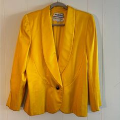 Like New, Vintage Oscar De La Renta Women’s Blazer In Yellow Silk. Size 10. Beautiful Blazer, I’m Only Selling Because It Doesn’t Suit My Complexion! Yellow Fitted Elegant Blazer, Fitted Elegant Yellow Blazer, Vintage Yellow Formal Blazer, Yellow Vintage Blazer For Formal Occasions, Tailored Yellow Formal Outerwear, Tailored Yellow Outerwear For Formal Occasions, Formal Vintage Yellow Outerwear, Yellow Formal Blazer, Elegant Yellow Spring Blazer