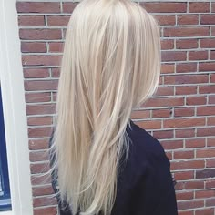 Scandinavian Blonde, Ice Blonde Hair, Ash Blonde Balayage, Golden Blonde Hair, Hair Toner, Balayage Blonde, Long Hair Color