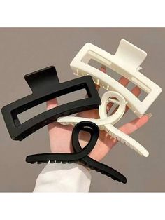 Black and White Casual Collar  PP Plain Large Hair Claw Embellished   Women Accessories Hair Assecery, Hair Ecsesories, Cute Hair Accessories Aesthetic, Aesthetic Hair Accessories, Black White Hair, Accessories For Hair, Hair Tie Accessories, Woman Accessories, Hair Supplies