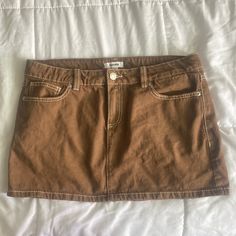 Gorgeous Brown Color With Contrast Stitching. Brand New, Amazing Quality Denim Mini Skirt! 5 Pockets. Size Medium. Runs True To Size. Brown Denim Skirt Outfit, Brown Denim Skirt, 2000s Skirt, Brown Mini Skirt, Brown Denim, Denim Skirt Outfits, Brown Skirts, Denim Mini, Denim Mini Skirt