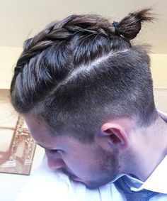 Man braids are the new man buns Easy Hair Color Ideas, Cute Hair Color Ideas, Cute Hair Color, Prom Man, Hair Color Ideas Trendy, Man Buns