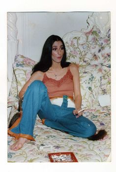 70s Cher, Cher 70s, Cher Fashion, Cher Outfits, 70’s Aesthetic, Cher Photos, Outfits 70s, Lauren Hutton, 70s Inspired Fashion