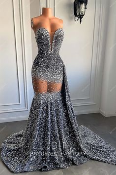 Игрушки Funko Pop, Gala Gowns, Crystals Black, Sparkly Prom Dresses, Sweetheart Prom Dress, Dress Sleeve Styles, Prom Dress Inspiration, Pretty Prom Dresses, Prom Ideas