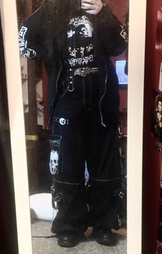 Oversized Emo Outfits, Punk Emo Fashion, Darkwave Aesthetic Outfits, Outfit Ideas Metalhead, Casual Metalhead Outfit, Metal Head Aesthetic Outfits, Deathcore Outfit, Metalhead Aesthetic Outfit, Metal Head Outfits