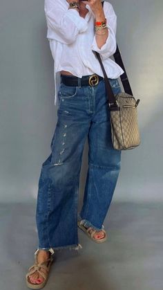 Outfits 2024 Trends, Highschool Reunion Outfit, Wide Leg Outfits, Bored Drawing, Wide Leg Jeans Outfits, Patch Pocket Jeans, Women Street Style, Look Boho Chic