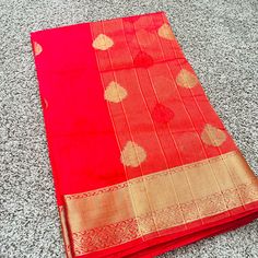 This Is The Perfect Saree For Party Wear And Also Has Not Been Worn Before. It Comes With A Blouse Chest Size Is 32 Inches. Red Saree, Party Wear, Womens Sizes, Saree, Things To Come, Red, Women Shopping, How To Wear, Color