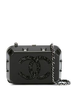 circa 2014-2015 black signature interlocking CC logo glitter detailing egg box shape leather and chain-link shoulder strap Condition: GOOD. This previously owned and used item is in good condition with minimal signs of use. This may include fading of material or plating and scratches. Studded Clutch, Egg Box, Shopping Chanel, Box Clutch, Novelty Bags, Egg Carton, Leather Thread, Handbag Outlet, Shoulder Bag Black