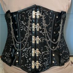 Top Drawer Corset By Daisy Corset. Fits At Least A 32 In Waist And Above. Will Fit And Shape. Back Laces Up For Fit. Very Slimming. Purchased New Recently. When I Saw It The Model Was Wearing A Pheasant Top And Long Skirt. Looks Very Good On Corset Fantasy Outfit, Renn Faire Accessories, Fantasy Corset Outfit, Steam Punk Fashion Women, Corset With Long Skirt, Waist Corset Outfit, Jewel Corset, Corset Types, Armour Corset