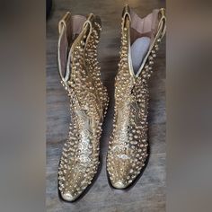 Super Cute! Gold Rhinestone And Pearls Studded Embellished Cowboy Boots. Nwot Rodeo Festival Nfr Lainey Wilson Luxury Embellished Boots For Fall, Designer Embellished Fitted Boots, Embellished Snip Toe Party Boots, Embellished Snip Toe Boots For Party, Designer Embellished Boots For Fall, Studded Cowboy Boots, Lainey Wilson, Stylish Boots, Gold Rhinestone