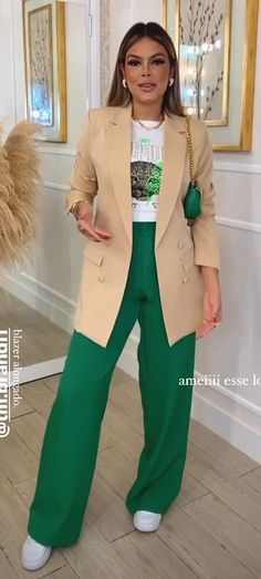 Stylish Work Outfits, Sport Chic, Casual Chic Outfit, Green Pants, Casual Work Outfits, Looks Chic, Blazer Outfits, Fashion Mode, Business Casual Outfits