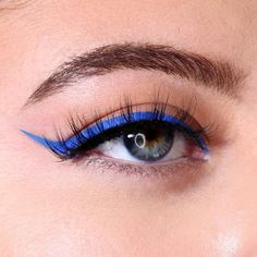 Light Eyeliner Makeup, Carnaval Makeup, Makeup 2024, Redhead Makeup, Makeup Bag Essentials, Make Up Inspo, Colored Eyeliner, No Eyeliner Makeup