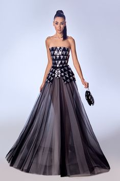 Powerful Women Fashion, Dinner Gowns, Plastic Dress, Beaded Tulle, Tulle Gown, Dresses Elegant, Flowing Skirt, Evening Dresses Elegant, Tulle Fabric