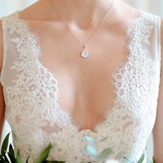 This bridal necklace set with teardrop-shaped zircons is the romantic touch for your Big Day! Light and modern, it will be perfect for future brides. A pretty sized piece of jewelry to enhance your neck. Scroll down for earrings and other important links! Customization possible on request. - 1 Piece - 44cm + extension chain - Available in gold, silver and rose gold. - Handmade French Creation - Drop size 13X18 mm  Jewelry packaged ready to offer  Caring for your jewelry: Avoid spraying perfume a Rose Gold Bridal Jewelry, Gold Bridal Necklace, Bridal Necklace Set, Rose Gold Bridal, Necklace Wedding, Rhinestone Bridal, Necklace Crystal, Bridal Gold Jewellery, Crystal Necklace Pendant