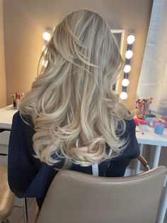 Blowout Hair Blonde, Stockholm Hair, Pretty Blonde Hair, Perfect Blonde Hair, Food Makeup, Beauty Hair Color, Hair Curling Tips