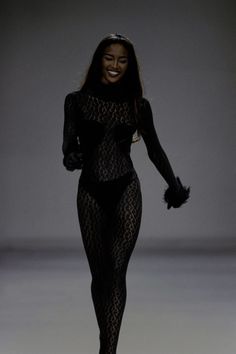 Naomi Campbell 90s Style, Model Aesthetic Runway, Runway Model Aesthetic, Runway Aesthetic, Arthur Leclerc, Black Supermodels, Black 90s Fashion, Black Runway, Black 90s