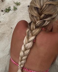 Britt Core Aesthetic, Beach Vibe Hairstyles, Blonde Hairstyles Aesthetic, Vanilla Girl Hairstyles, Beach Aesthetic Hair, Madison Core Aesthetic, Long Natural Blonde Hair, Summer Blonde Hair Aesthetic, Summer Hair Aesthetic