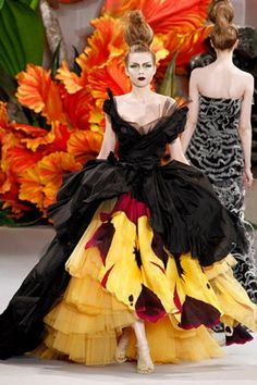 2010 Couture, Couture Dior, Fashion 1920s, Diy Kostüm, Dior Dress, Christian Dior Haute Couture, Moda Paris, Dior Haute Couture