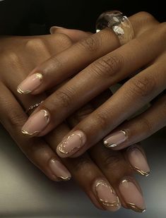 Get inspired with these stunning Biab nail art ideas that bring a touch of gold to your fingertips. Perfect for those who love to make a statement, these designs blend elegance and creativity, offering a unique twist to your manicure routine. Whether you're looking for subtle shimmer or bold metallic accents, these golden touches will elevate your nail game to a whole new level. Ideal for any occasion, these artful designs showcase the versatility and beauty of Biab nails, ensuring your hands are always in the spotlight. Clean Short Nails Ideas, Gel X Nail Designs Ombre, Short Soft Gel Nails, Nails On Brown Skin Black Women, Short Nail Gold Designs, Neutral Holiday Nail Designs, Simple But Classy Nails, Gold Designs On Nails, Nails For Athletes