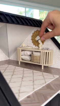 Tiny Dollhouse Diy, Barbie Diy Furniture Easy, Easy Dollhouse Diy, Dollhouse Nightstand Diy, Doll House Accesories Diy, How To Make Barbie Furniture, Dollhouse Diy Ideas Miniature Furniture, Doll Furniture Patterns Free, Diy Doll House Furniture Easy