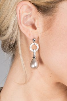 Paramount Pearl Earring Things To Create, Ear Parts, Pearl Dangle Earrings, Pearl Earring, Pearl Earrings Dangle, Circle Earrings, Silver Earrings Dangle, Ear Piercings, Favorite Things