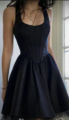 Talk Show Guest Outfit, How To Dress For A Sweet 16 As A Guest, How To Make A Dress More Formal, Black Classy Short Dress, Corset Top Hoco Dress, Short Dress For Birthday, Corset Hoco Dresses, College Graduation Outfit Ideas Winter, Cute Black Dresses Classy