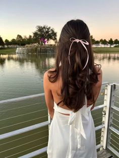 Bows In Hair Aesthetic, Hair Styles With Bow, Bow Hairstyles For Women, Hair With Bows, Hairstyle For Work, Old Money Hairstyles, Asics Gel 1130, Bow Hairstyles