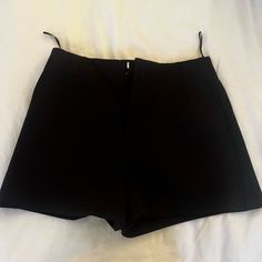 Never Worn Black Bottoms With Side Zipper Mini Length, Black Bottoms With Side Zipper And Mini Length, Chic Fitted Shorts With Side Zipper, Fitted Shorts With Side Zipper For Night Out, Black Mini Length Bottoms With Side Zipper, Chic Shorts With Side Zipper, Chic Mini Shorts For Date Night, Black Mini Shorts For Night Out, Elegant Black Mini Shorts