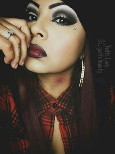 Chula Makeup Look, Chola Halloween Makeup, Chola Makeup Latina 90s, Cholo Makeup, 90s Chola Makeup, Chula Makeup, Chicana Makeup 90s, Chola Makeup Latina