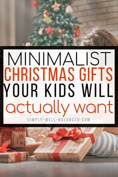 Awesome ideas for clutter free and minimalist Christmas gifts for kids. Non-toy, experience and consumable gifts that won't make your house a mess. Your children will love these open-ended toys #christmasgifts #giftdeas #minimalist Minimalist Christmas Gifts, Consumable Gifts, Hadiah Diy, 12 December, Minimalist Christmas, Minimalist Gifts, Family Christmas Gifts