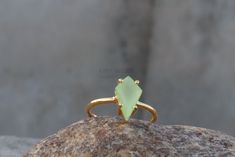 Item Details:- Prehnite Stone Name - Natural Prehnite Ring Stone Size - 7x12 MM Stone Shape - Kite Shape Cut Quality - AA - AAA Type - Natural Prehnite Ring Metal - 925 Sterling Silver Plating - Rose Gold, Gold Silver Weight - 1.5 to 2 Gram Approximate Payment Policy We accept payment through PayPal Payment should be made within 3 days of purchase. Delivery Time It is Handmade Item So Item will be Shipped within 3 to 5 Days after payment receive. The delivery time usually takes 11 to 24 days, de Green Crystal Gemstone Ring Minimalist Style, Green Crystal Minimalist Ring With Gemstone, Minimalist Green Crystal Gemstone Ring, Minimalist Green Crystal Wedding Ring, Prehnite Jewelry, Prehnite Ring, Ring Stone, Paypal Payment, Ring Metal