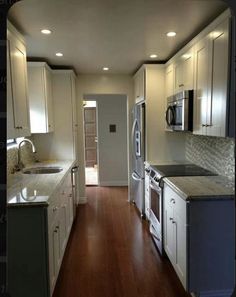 Small Galley Kitchen Designs, Galley Kitchen Remodel Ideas, Small Galley Kitchen, Kabinet Dapur, Kitchen Designs Layout, New Kitchen Cabinets, Galley Kitchen