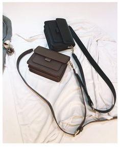 Brand Name: RemielShape: FLAPHandbags Type: Shoulder BagsTypes of bags: Shoulder & Crossbody BagsOrigin: CN(Origin)Main Material: PUClosure Type: COVERHardness: HARDExterior: Solid BagStyle: CasualModel Number: 6-1Lining Material: PolyesterOccasion: VersatileGender: WOMENPattern Type: SolidNumber of Handles/Straps: SingleInterior: Interior CompartmentDecoration: ChainsItem Type: Handbags Brown Large Capacity Phone Bag For Office, Trendy Brown Rectangular Phone Bag, Brown Shoulder Bag Phone Bag For Office, Brown Square Phone Bag For Daily Use, Brown Rectangular Office Phone Bag, Trendy Brown Box Bag For Office, Trendy Brown Shoulder Phone Bag, Trendy Brown Square Box Bag, Trendy Brown Office Box Bag