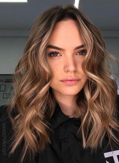 Brown Hair Colour Ideas, Brown Hair Colour, Hair Colour Ideas, Long Hair Wigs, Blonde Hair Color Ideas, Gorgeous Hair Color, Peinados Fáciles Para Cabello Corto, Colour Ideas, Hair Color Highlights