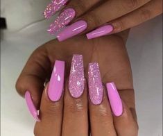 Barbie Pink Coffin Acrylic Nails, Barbie Pink Nails With Design Glitter, Nails Rosa Barbie, Fabulous Nails Summer, Pink And Sparkle Nails, Barbie Pink Nails With Glitter, Barbie Pink Nails With Design, Barbie Acrylic Nails, Barbie Nail Designs