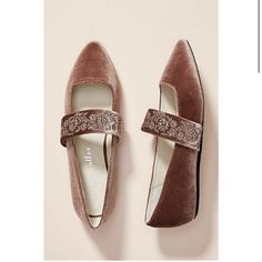 Taupe-Vt Velvet Decorative Dress Flat Made By Bettye Muller New York Velvet Flat Shoes, Taupe Flats, Sparkle Flats, Leopard Pumps, Elegant Flats, Velvet Flats, Chic Flats, Black Flats Shoes, Burgundy Shoes