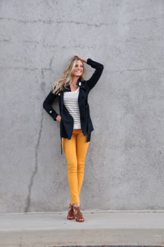 Bohme Style: How to wear colored denim Yellow Jeans Outfit, Mustard Yellow Outfit, Mustard Yellow Pants, Colored Pants Outfits