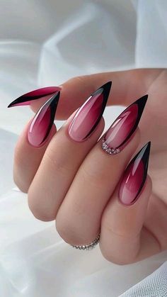 Nail Designs 2024, Christmas Tree Nail Designs, Nail Inspo Pink, Alternative Tattoos, Nails Tech, Chrome Nails Designs, Graduation Nails, Festive Nail Art, Perfect Manicure