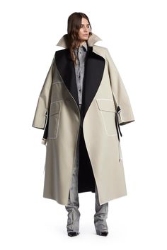 Luxury Oversized Outerwear For Spring, Designer Beige Gabardine Outerwear, Oversized Luxury Spring Outerwear, Designer Gabardine Long Coat, Bluebeards Castle, Outfits Classy Winter, Velvet Paper, Chic Outfits Classy, Portfolio Design Layout