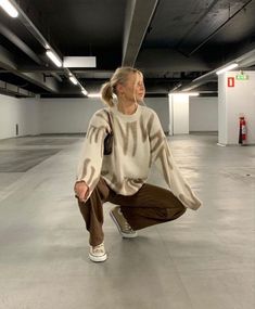 K Fashion, Brown Outfit, Parking Garage, Streetwear Fashion Women, Mode Inspo, 가을 패션, Mode Vintage, Looks Style