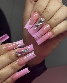 Long Baddie Nails, Latina Nail Designs, Nail Designs Pink, Pink Nail Inspo, Gucci Nails, Stylish Nails Designs, Simple Acrylic Nails