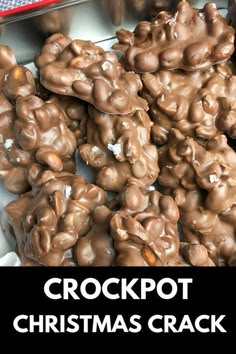 there is a pile of chocolate christmas crackers on the table with text overlay that reads crockpot christmas crackers